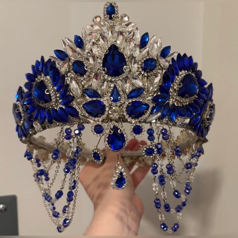Women’s royal blue crown